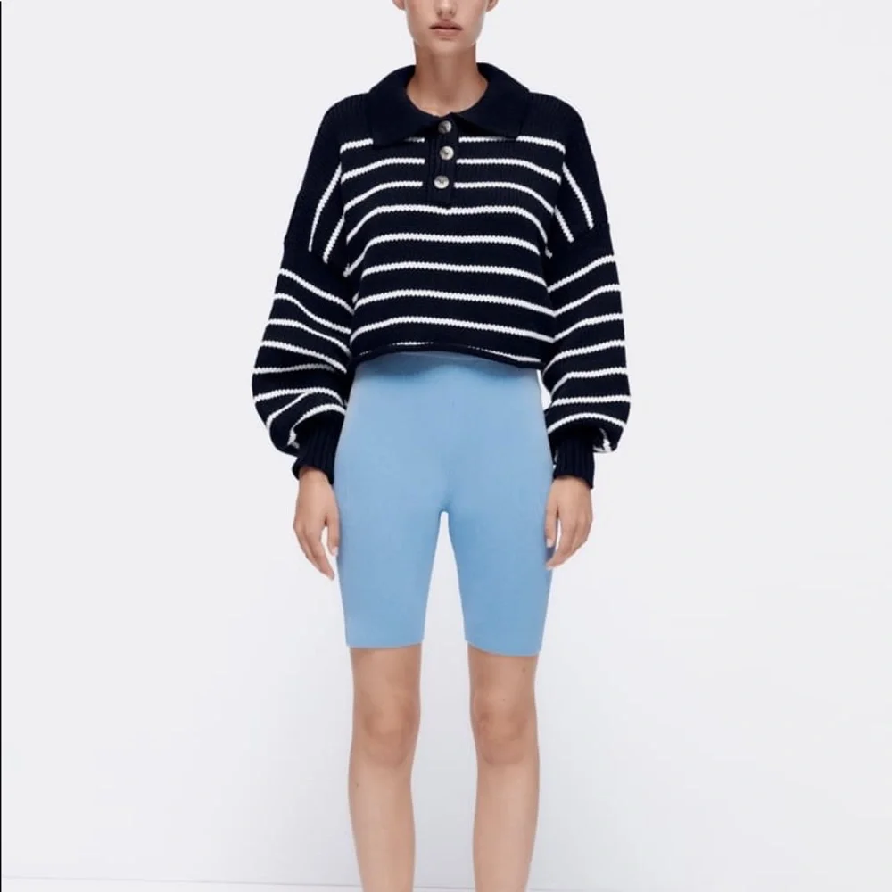 Zara Crop Sweater - Picture 2 of 11